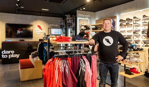 adidas sneakers veenendaal|Sneakerfreaks opgelet: The Athlete’s Foot opent vestiging in de .